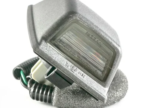 Farol de patente Nissan Navara 2008/2015
