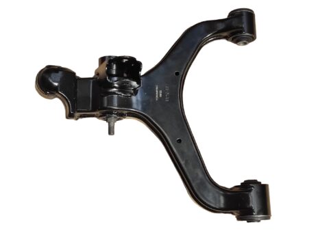 Foto de un Bandeja Izquierda Inferior para modelos Ssangyong Actyon entre 2012 y 2021, Kyron entre 2006 y 2011, y Rexton entre 2008 y 2017, en su versión 4X4. Pieza de repuesto de vehículo.
