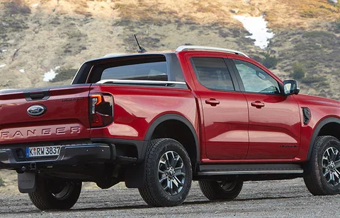 Capota marítima negra para Ford Ranger Limited Doble Cabina del 2013 al 2020. ¡Protege la carga de tu vehículo con este accesorio!