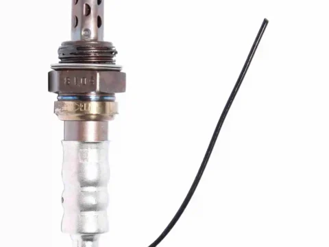 Imagen de un Sensor de Oxígeno Universal 1 Vía, utilizado en automóviles para medir la cantidad de oxígeno en los gases de escape.