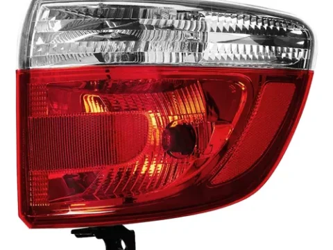 Foto de un farol trasero exterior derecho de un Dodge Durango modelo 2011 a 2014.