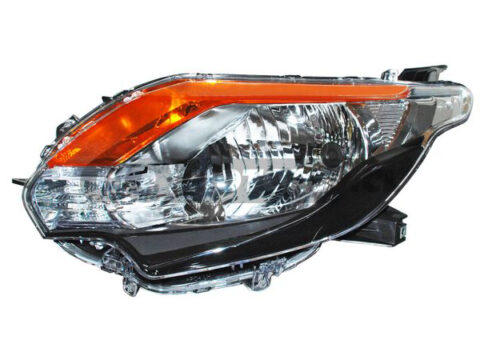 Camioneta negra Mitsubishi L200 Triton 2016/2018 vista desde el lado izquierdo.
