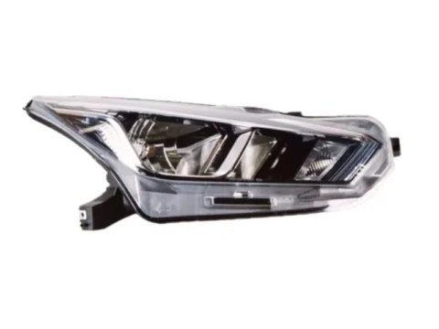 Faro delantero derecho del Nissan Versa 2020 en adelante, pieza de repuesto original.