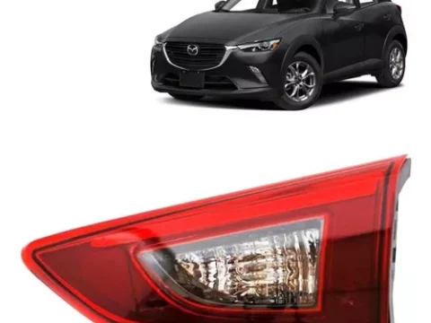 Faro trasero interior derecho de un automóvil Mazda CX3 del año 2016 al 2020