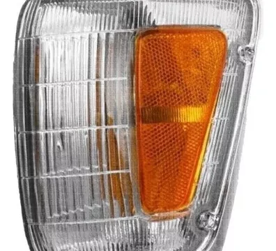 Farol principal de un Toyota 4Runner 1989/1991 Hilux 1989/1991 4WD, en Punta Izquierdo. Alt text para SEO en español orientado al público chileno.