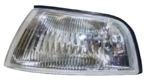 Farol delantero izquierdo de un Mitsubishi Lancer modelo 1998 al 2000, imagen principal.