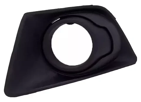 Faro antiniebla derecho para automóvil Ford Ecosport modelo 2013-2018, en color plateado con detalles neblinosos. Optimizado para SEO en Chile.