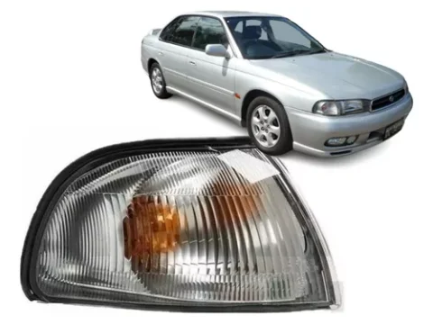 Vista frontal del Farol Punta Derecho de un Subaru Legacy de los años 1994 a 1998, ideal para propietarios de autos clásicos en Chile.