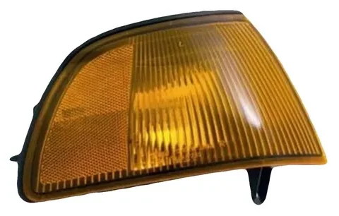 Farol delantero derecho de un automóvil Mitsubishi Montero Sport fabricado entre 1996 y 2000 en Chile.