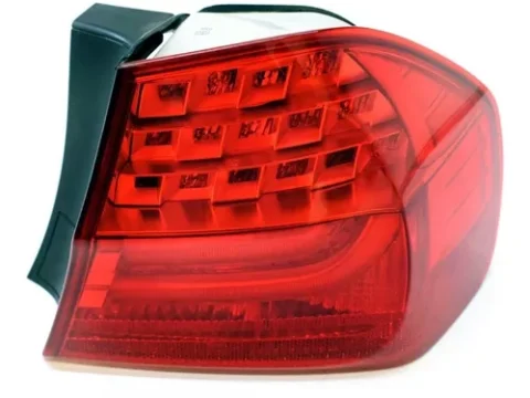 Repuesto para Bmw Serie 3 Sedan 2008/2011, Farol Trasero Derecho con tecnología Led. Ideal para tu vehículo en Chile.