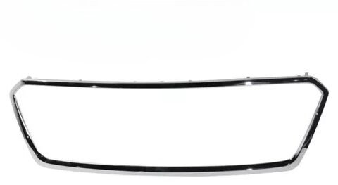 Foto de un marco cromado para la parrilla de la máscara frontal de un Subaru XV del año 2016/2017. Ideal para autos de lujo en Chile.