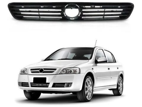 Auto Clásico: Chevrolet Astra modelo 1999/2002 con diseño de máscara de faros delanteros.