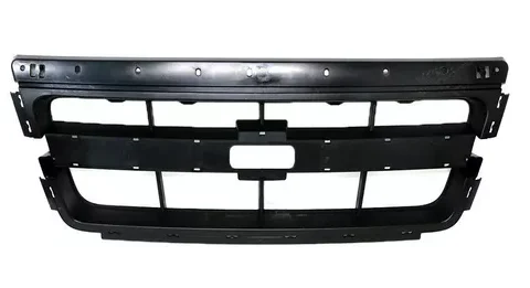 Frente de un Chevrolet S10 Apache 2009/2012 con máscara interior.
