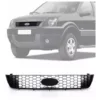 Máscara delantera de un Ford Ecosport modelo 2003 a 2007, vista desde el frente en un fondo despejado.