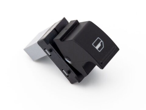 Interruptor Alzavidrios 3 Contactos para Volkswagen Golf A4, Caddy, Scirocco y Transporter. Apto para modelos entre 2003 y 2018.