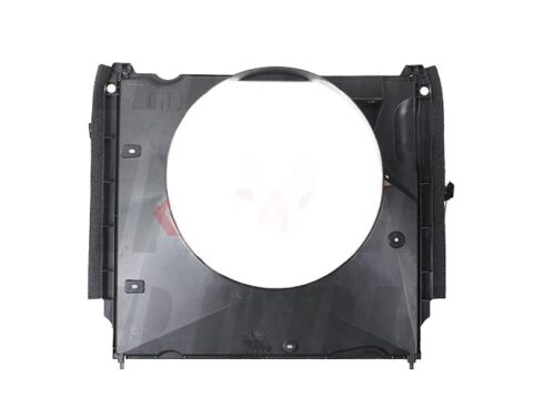 Reemplazo del electroventilador de un camión Toyota Hiace 2019 o más reciente con motor diésel.