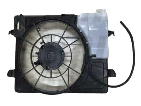 Foto del motor de un Kia Cerato año 2009 a 2013 con el porta electroventilador destacado.
