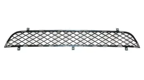 Rejilla de parachoques para Mitsubishi L200 2008/2010, apta para versiones 4x2 y 4x4 y sin extensiones de tapabarros, ideal para personalizar tu vehículo en Chile.
