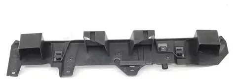 Reemplaza el parachoques trasero central en un Peugeot 208 del modelo 2021/2024 en Chile