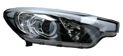 Faro delantero derecho de un Kia Cerato modelo 2013 a 2016.