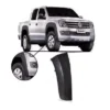 Repuesto de tapabarro delantero derecho corto para Volkswagen Amarok fabricado entre los años 2010 y 2016. Perfecto para mantener tu vehículo en óptimas condiciones en Chile.