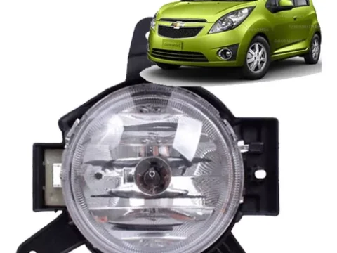 Farol de niebla izquierdo de Chevrolet Spark GT 2010/2012, tipo halógeno, en una imagen de alta calidad y detalle.