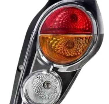 Farol trasero derecho de un Chevrolet Spark Gt modelo 2011/2012, listo para ser reemplazado con el número de parte 11-B827-01.