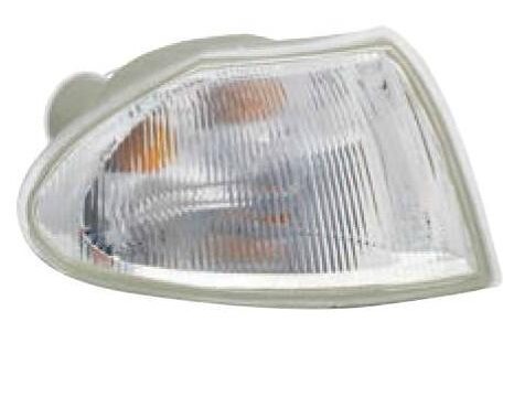 Vista lateral del farol derecho del Opel Astra modelo 1995-1998, con excelente iluminación y diseño moderno. Perfecto para autos clásicos en Chile.