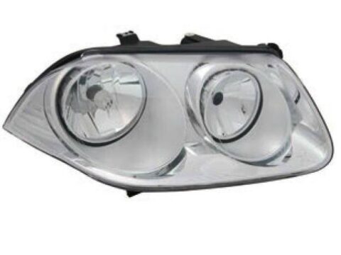 Faro delantero de un Volkswagen Bora modelo 2008 a 2014.