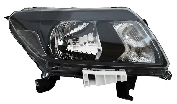 Optico Derecho Nissan Np300 2016/2020 12 Faro delantero derecho de un camioneta Nissan Np300 modelo 2016 a 2020, con detalles de diseño y tecnología. Altamente solicitado en Chile.