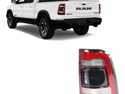 Farol trasero derecho de la camioneta Ram 1500 modelo 2019 en adelante, de tipo negro - Imagen principal.