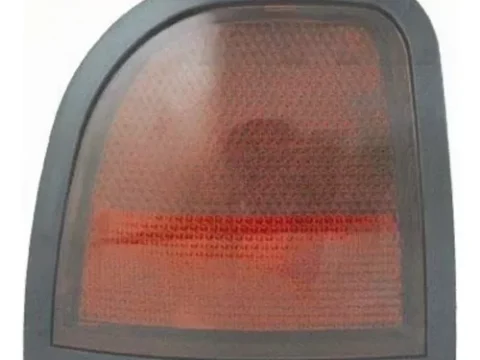 Reflector trasero derecho para Mitsubishi L200 de los años 2007 a 2015, ideal para automóviles en Chile.
