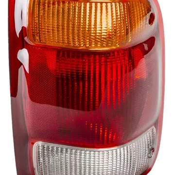 Fotografía del faro trasero derecho de un modelo Ford Ranger del año 1998 o 1999, ideal para repuestos en Chile.