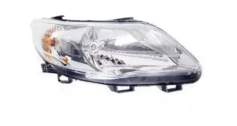 Faro delantero derecho de un Volkswagen Gol G5 con tecnología de monoparábola, enfoque principal de la imagen.