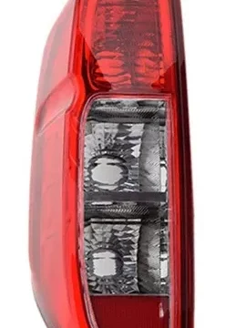 "Farol trasero izquierdo de un camioneta Nissan Navara 2008 a 2015, repuesto original"