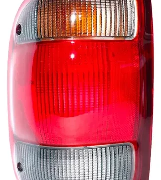 Fotografía detallada del farol trasero izquierdo de un Ford Ranger del año 2001 al 2004, en alto contraste y gran resolución. Ideal para identificar piezas de repuesto en Chile.