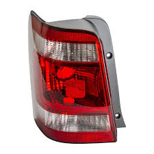 Farol trasero izquierdo de un Ford Escape modelo 2008 a 2012. Altamente detallado y en perfectas condiciones. Ideal para reemplazar el farol de tu automóvil.