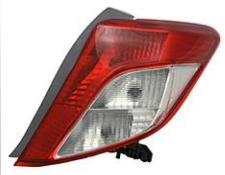 Farol trasero derecho de un Toyota Yaris Hatchback modelo 2011/2013