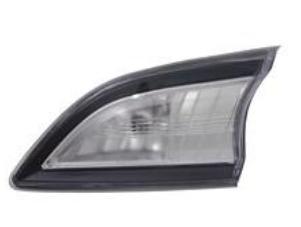 Faro trasero interior izquierdo de un automóvil Mazda 3 Hatchback del año 2009 al 2014