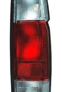 Farol trasero derecho del modelo Nissan D21 fabricado entre 2001 y 2005, en Chile.