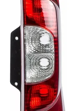 Fotografía detallada del faro trasero derecho para Peugeot Bipper, Citroen Nemo y Fiat Fiorino City modelos 2008 a 2018, y Ram V700 City modelos 2019 en adelante. Ideal para identificar y comparar repuestos de vehículos.