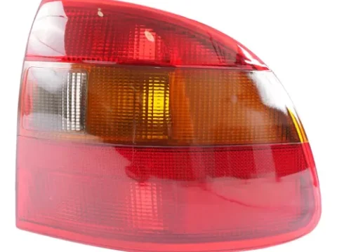 Farol trasero derecho de Opel Astra Sedan 1994/1998 Tipo Fume - imagen principal.