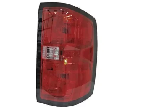 Farol trasero izquierdo de un Chevrolet Silverado modelo 2014/2015. Representación visual de una pieza de repuesto para automóviles en Chile.