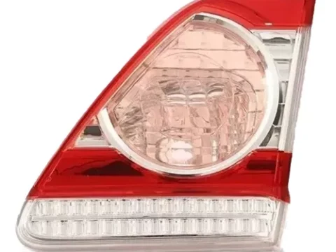 Faro trasero derecho interior de un Toyota Corolla modelo 2011/2013.