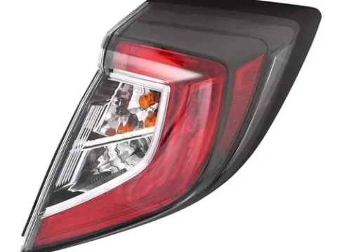 Farol trasero derecho de un Honda Civic Hatchback, modelo 2017-2019, en color rojo.