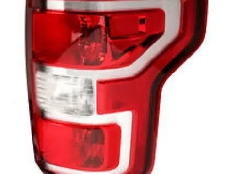 Fotografía del farol trasero izquierdo de un Ford F150 modelo 2018 en adelante, ideal para repuestos y mantenimiento en Chile.