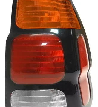 Detalle del farol trasero derecho en amarillo y rojo del modelo Mitsubishi Montero Sport fabricado entre 1996 y 2004. Específico para clientes chilenos interesados en repuestos para su vehículo.