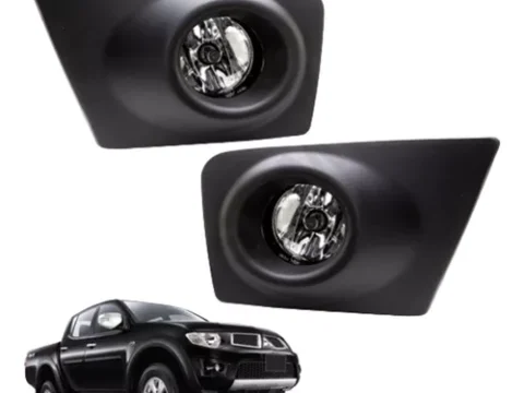 Luz neblinera instalada en un camión Mitsubishi L200 del año 2009 al 2015, en Chile.