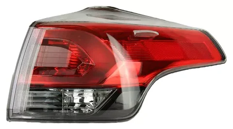 Farol trasero derecho de un Toyota Rav4 modelo 2016 en adelante con tecnología de halógeno, ideal para automóviles en Chile.