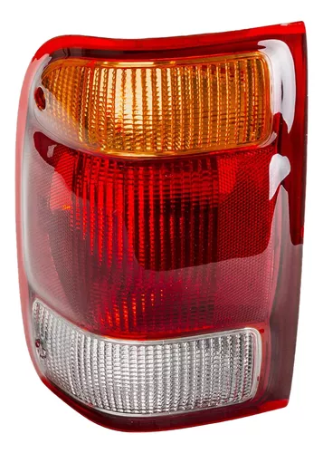 Farol Trasero Izquierdo Ford Ranger 1998/1999 1 Fotografía detallada del farol trasero izquierdo de una camioneta Ford Ranger del año 1998 o 1999. Específica para audiencia chilena.
